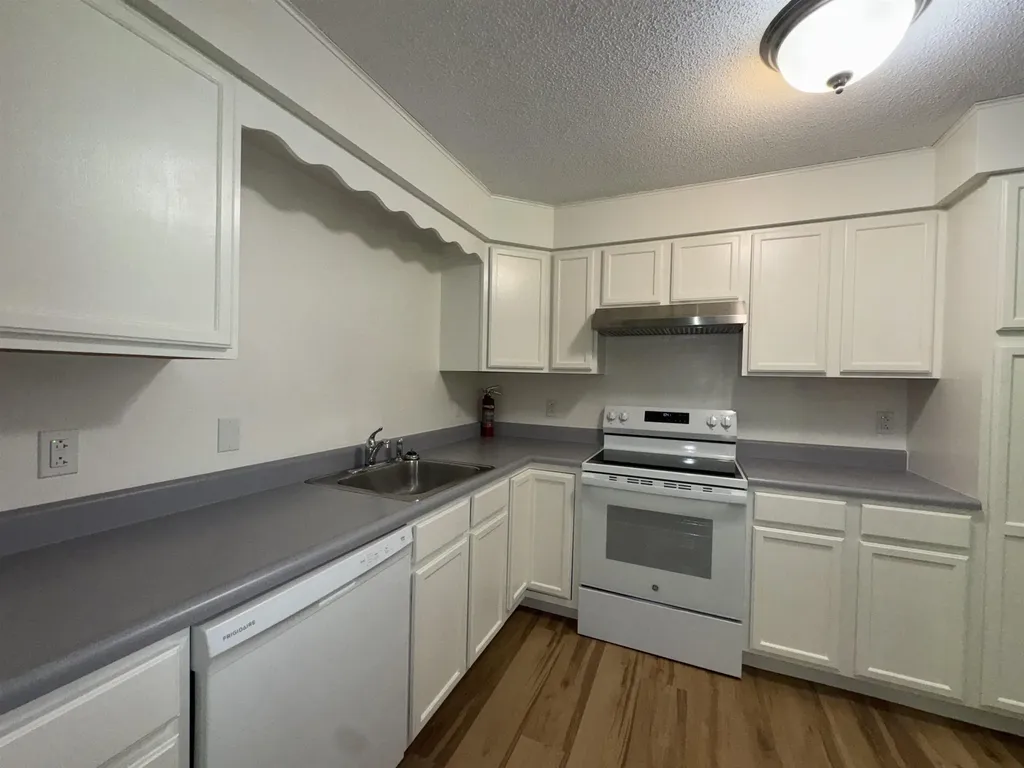 81 Hawthorne Circle South Burlington VT 05403