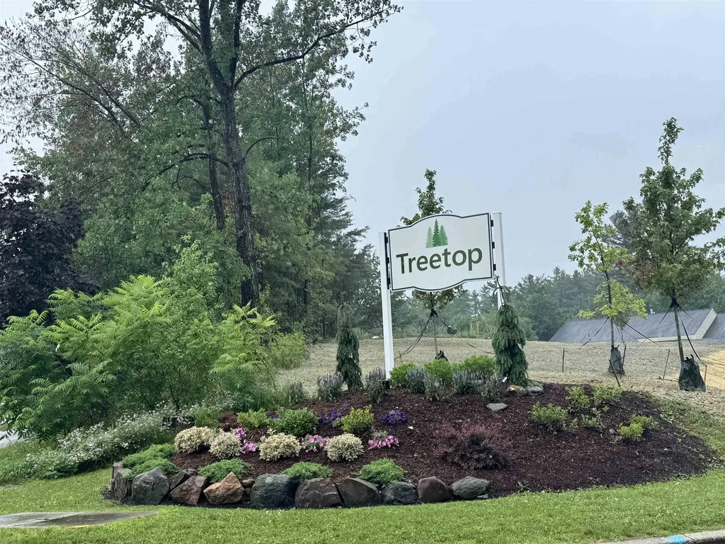 81 Hawthorne Circle South Burlington VT 05403