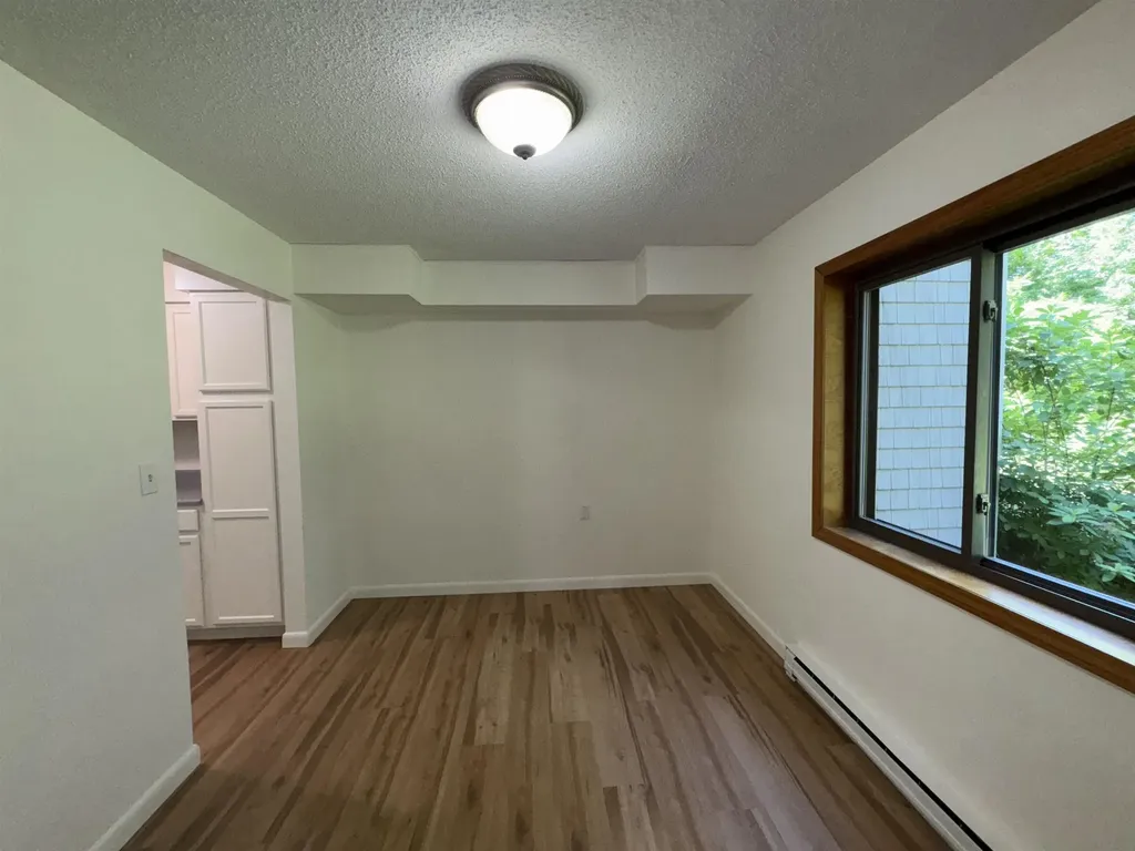 81 Hawthorne Circle South Burlington VT 05403