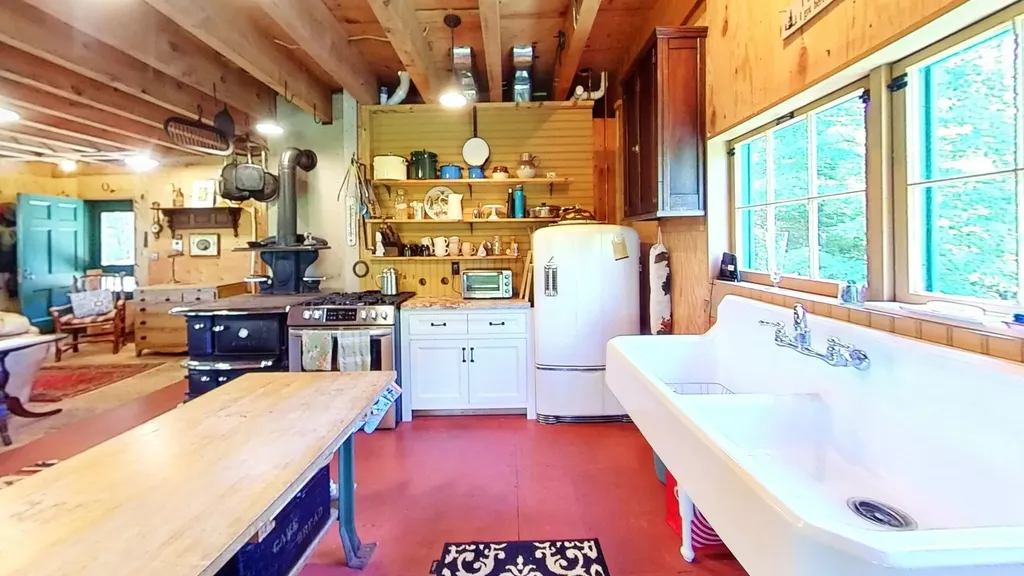 200 Old Farm Road Burke VT 05871