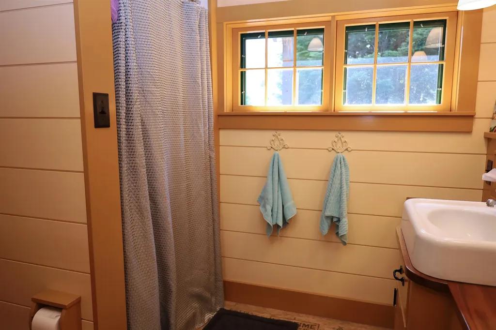 200 Old Farm Road Burke VT 05871