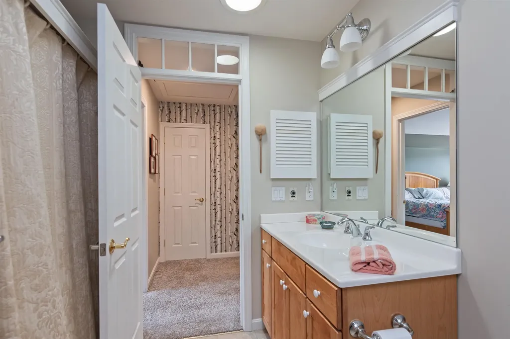 186 Hummingbird Lane South Burlington VT 05403