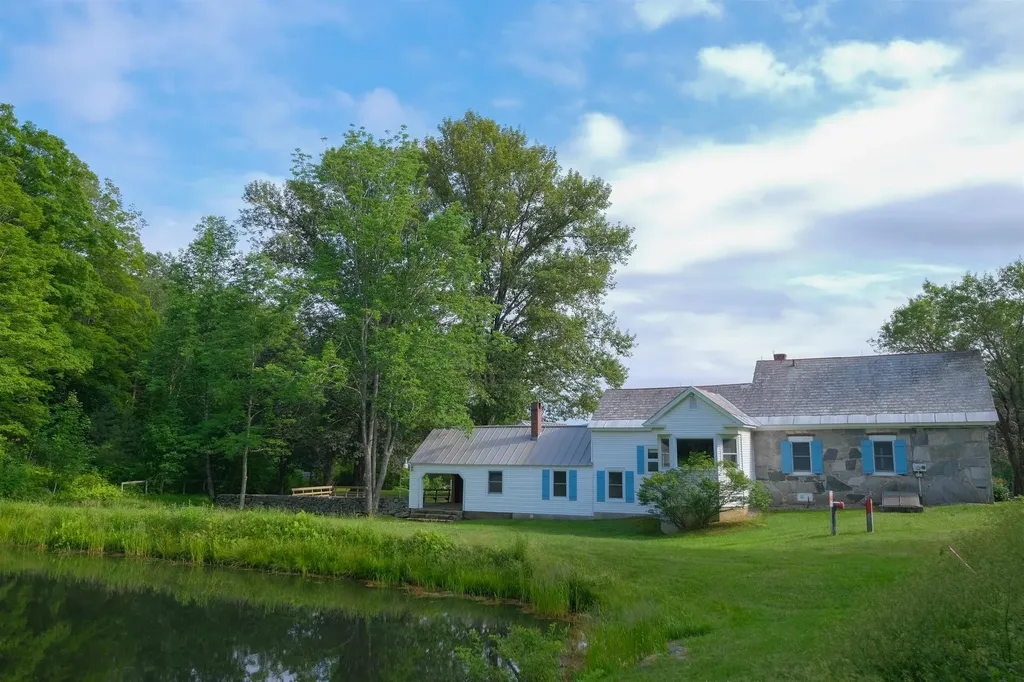 1134 Route 106 Reading VT 05062