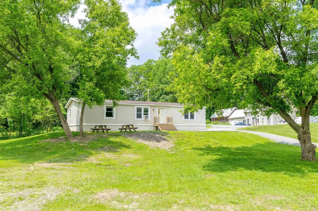 793 South Main Street Bradford VT 05033