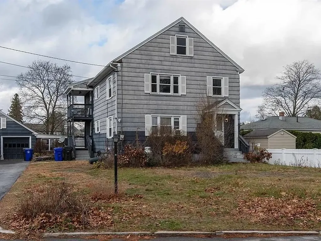 233 Fieldcrest Road Manchester NH 03102