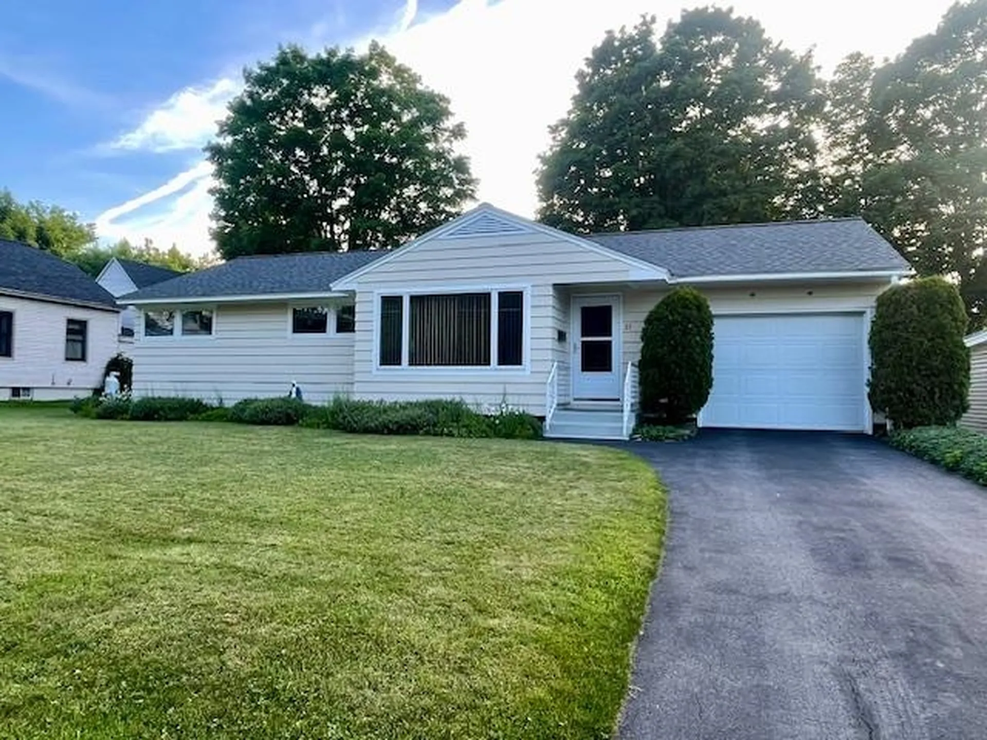 27 Androscoggin Street Gorham NH 03581