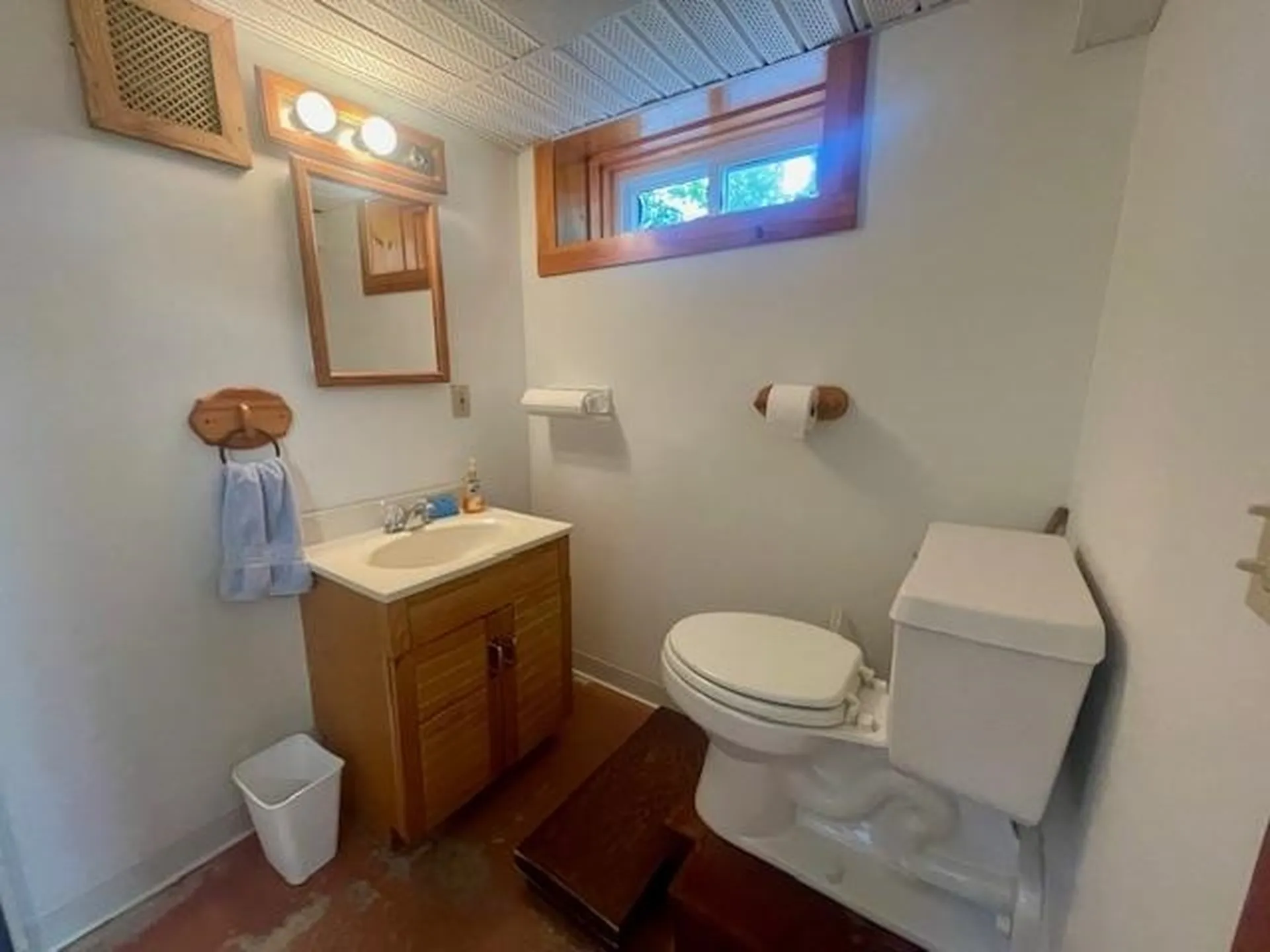 27 Androscoggin Street Gorham NH 03581
