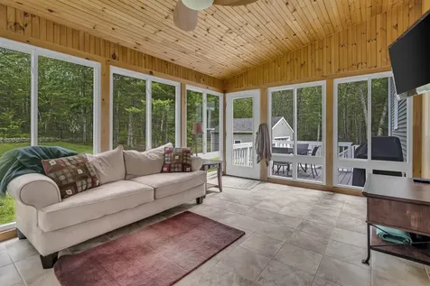 12 Fields Farm Road Merrimack NH 03054