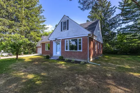 60 Knoll Crest Lane Bennington VT 05201