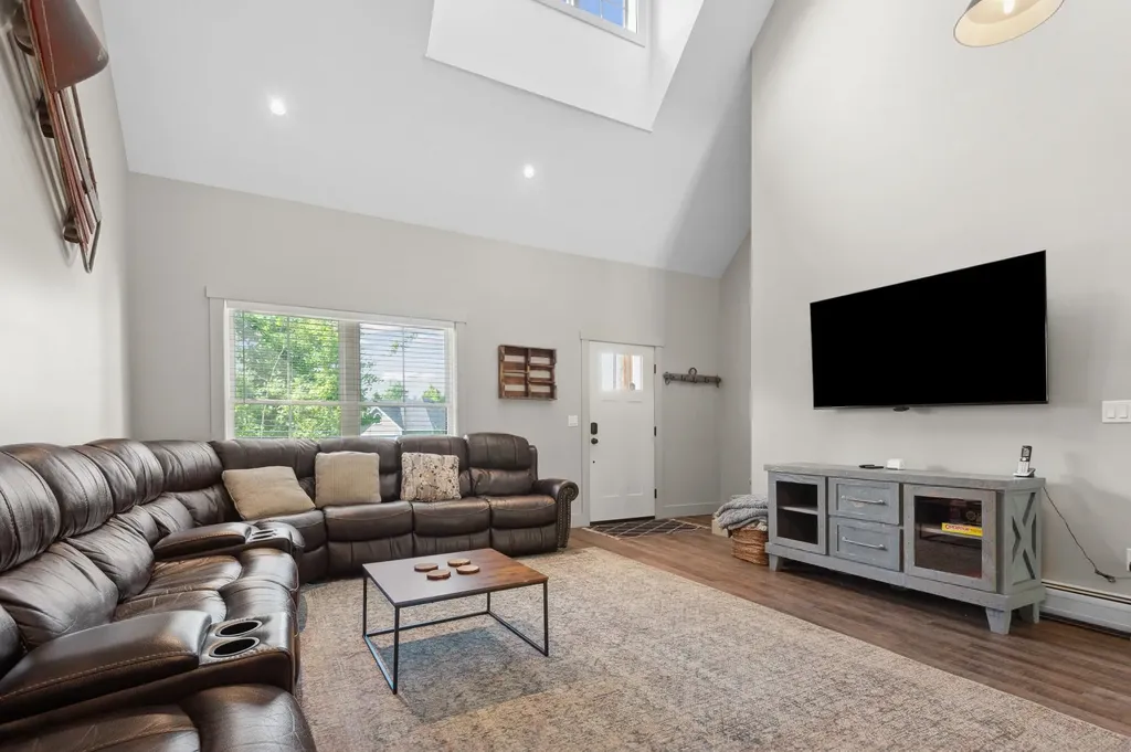 12 Oxbow Lane Conway NH 03813