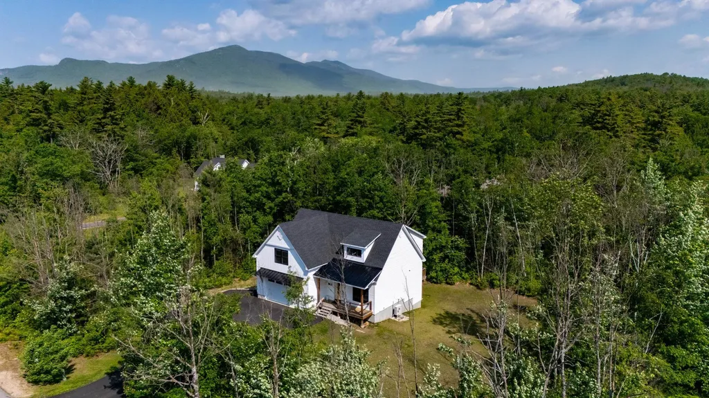 12 Oxbow Lane Conway NH 03813