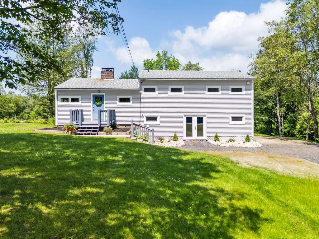 626 County Road New London NH 03257
