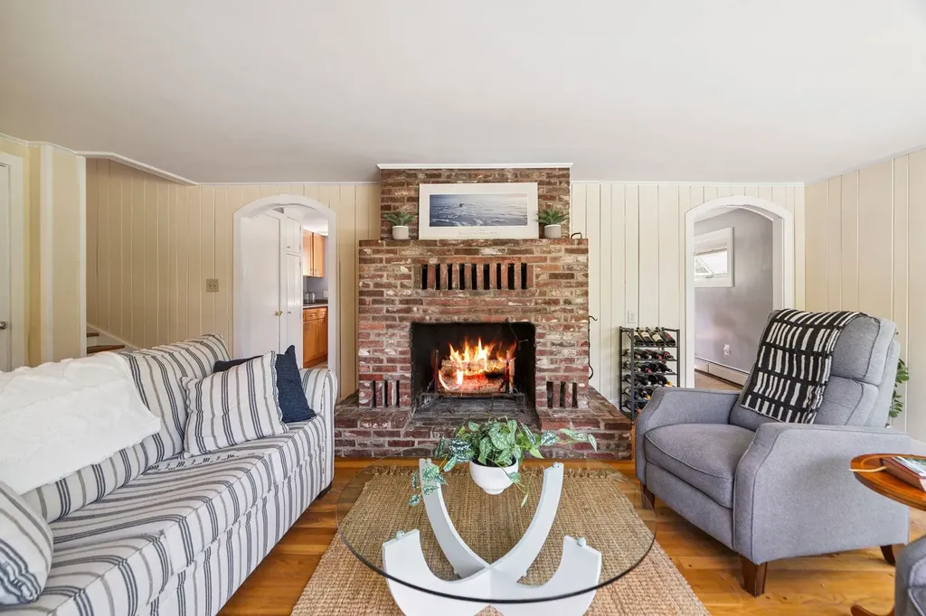 626 County Road New London NH 03257