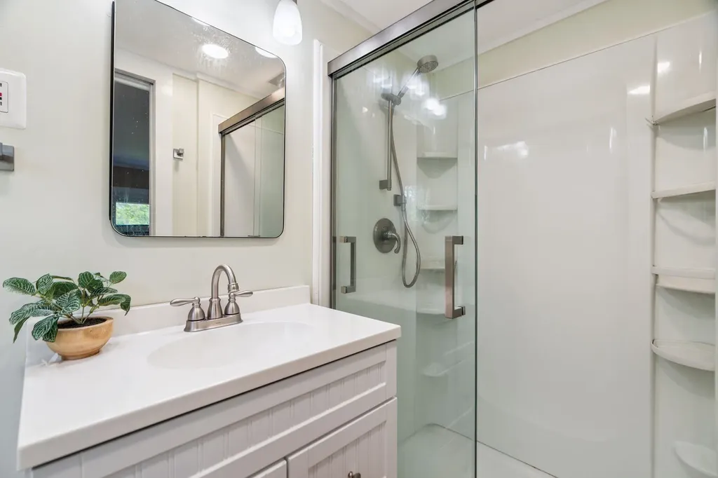 626 County Road New London NH 03257