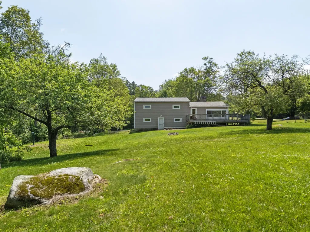 626 County Road New London NH 03257