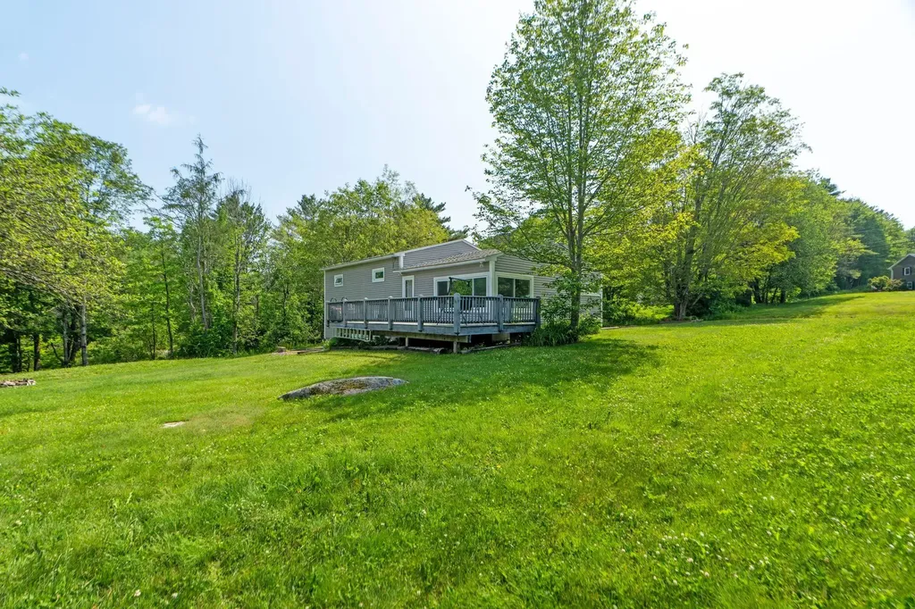 626 County Road New London NH 03257