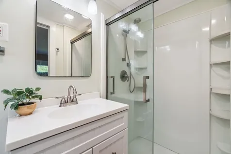 626 County Road New London NH 03257