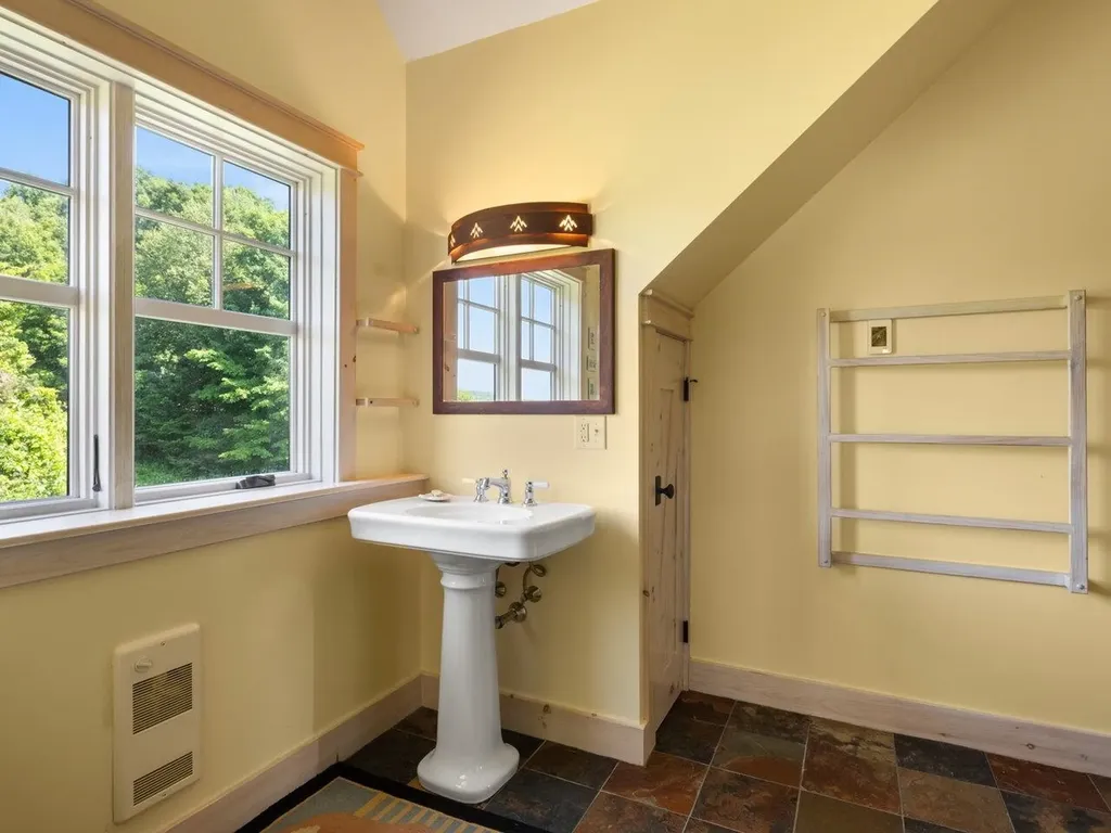 754 Four Winds Road Ferrisburgh VT 05473