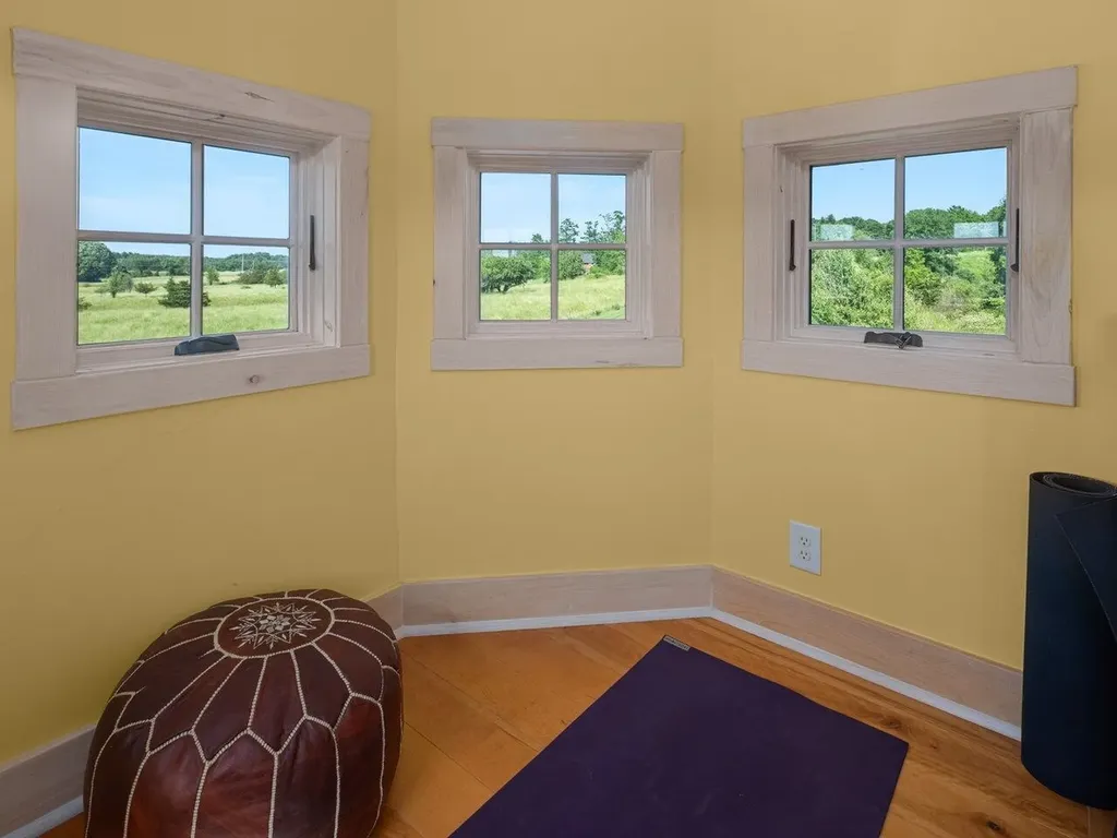 754 Four Winds Road Ferrisburgh VT 05473