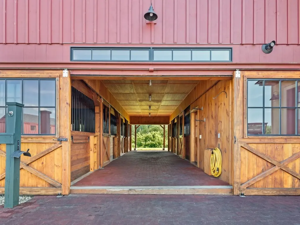 754 Four Winds Road Ferrisburgh VT 05473