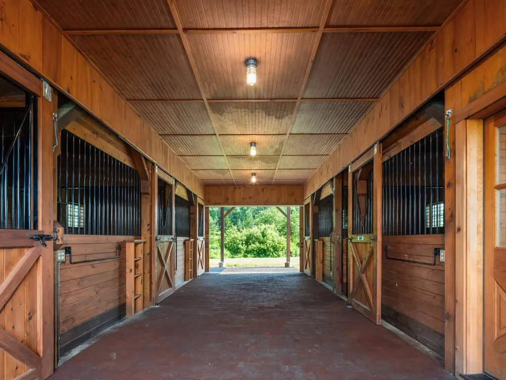 754 Four Winds Road Ferrisburgh VT 05473