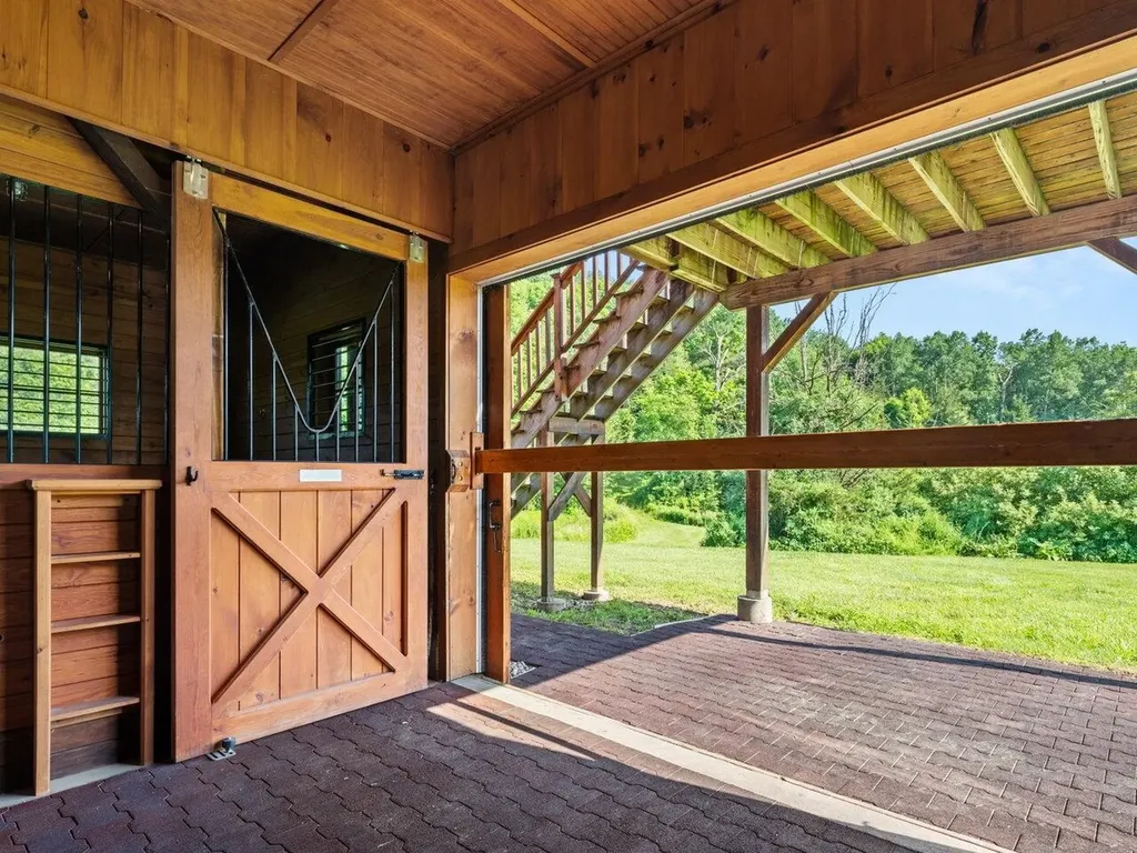 754 Four Winds Road Ferrisburgh VT 05473