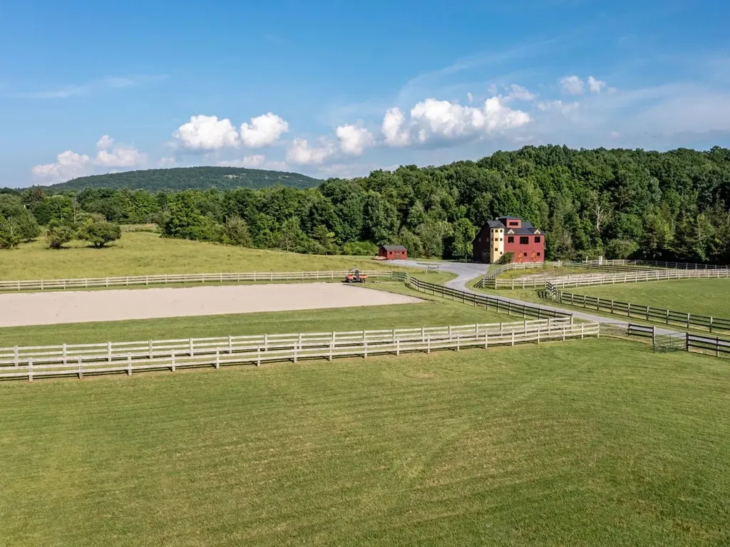 754 Four Winds Road Ferrisburgh VT 05473