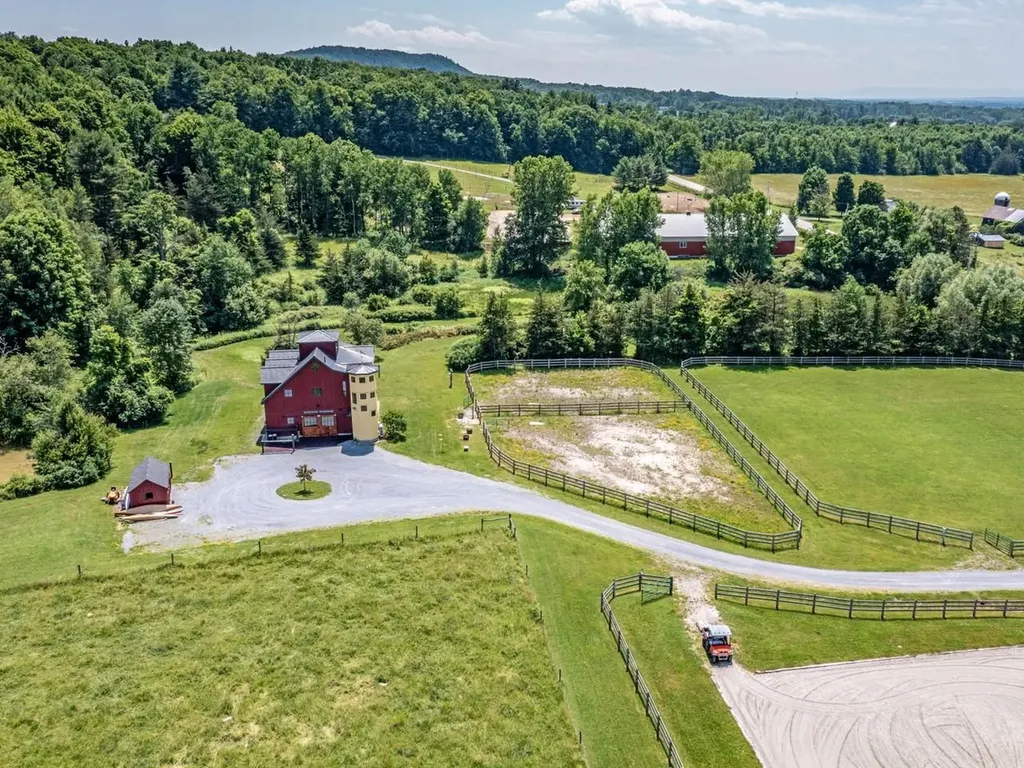 754 Four Winds Road Ferrisburgh VT 05473