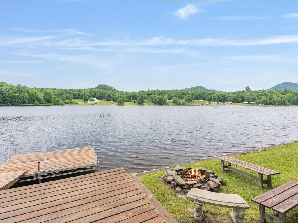 671 Peninsula Drive Eden VT 05653