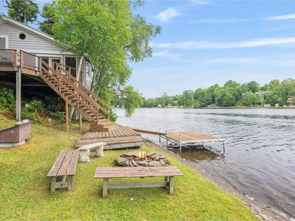 671 Peninsula Drive Eden VT 05653