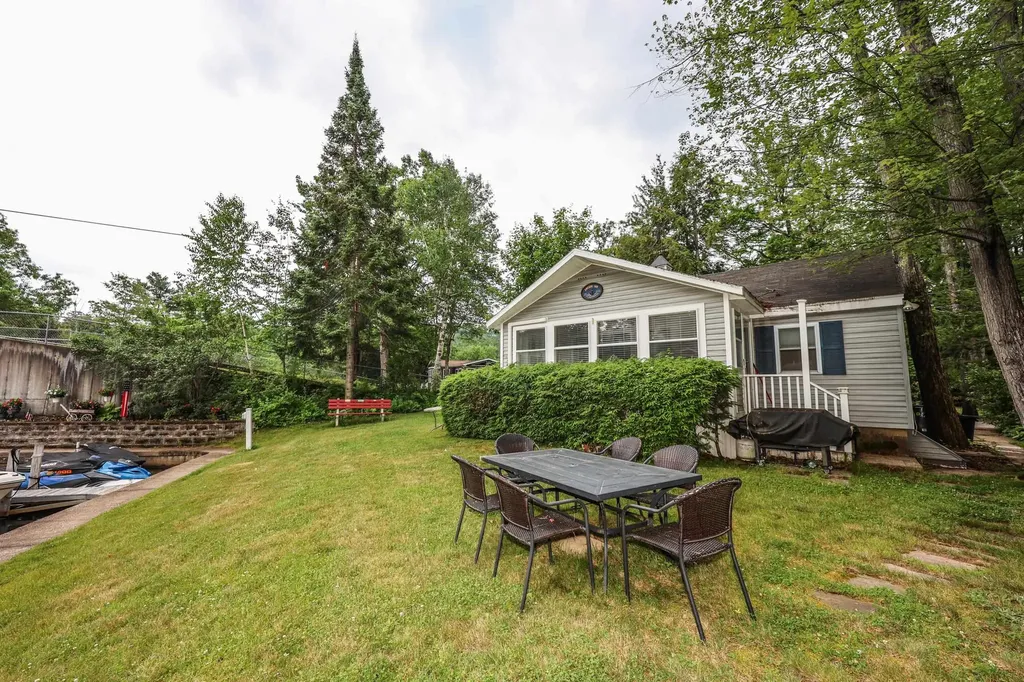 1 Woodbridge Lsp Road Gilford NH 03249