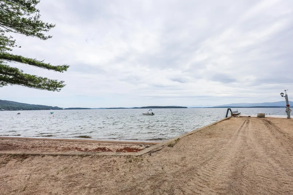 1 Woodbridge Lsp Road Gilford NH 03249