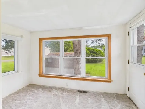 13 Nh Route 145 Colebrook NH 03576