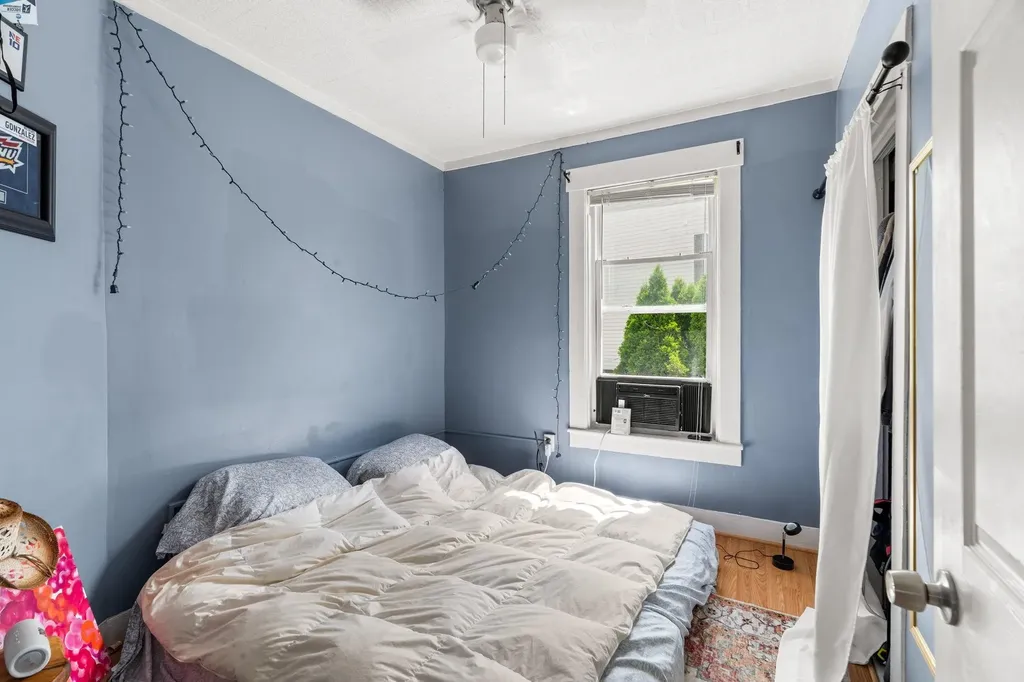 89 4th Street Manchester NH 03102