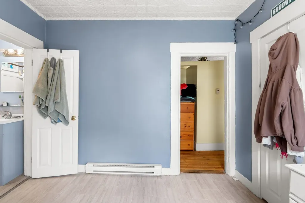 89 4th Street Manchester NH 03102