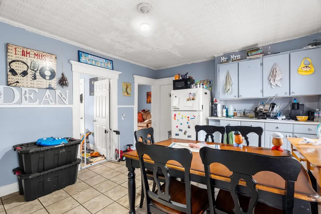 89 4th Street Manchester NH 03102