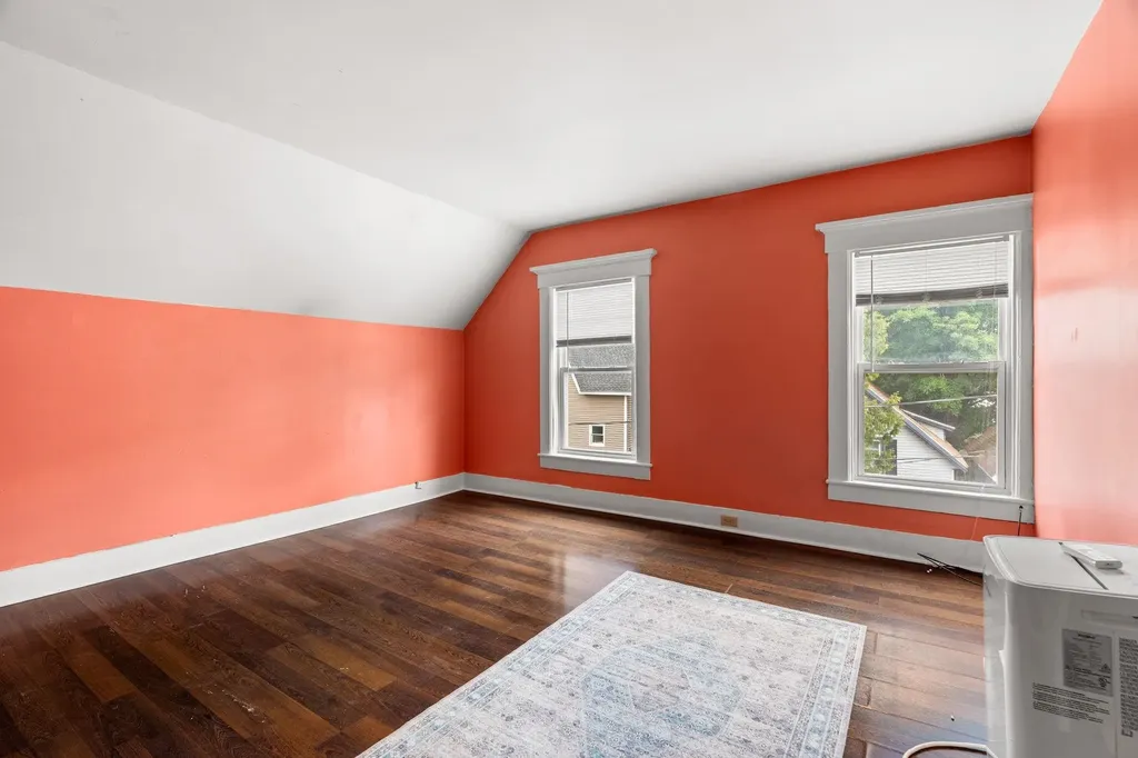 89 4th Street Manchester NH 03102