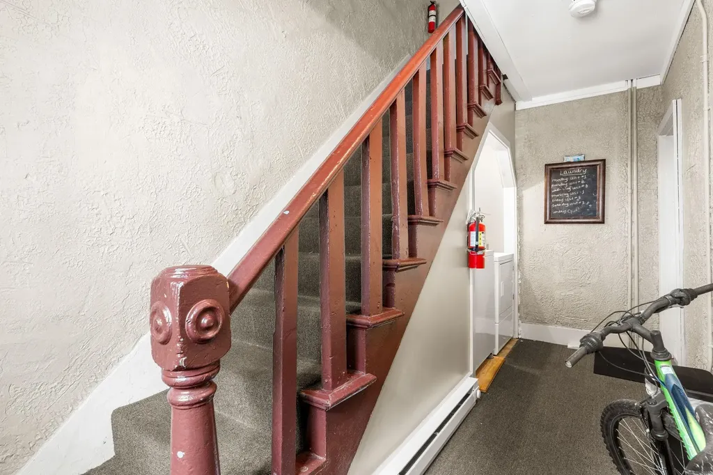 89 4th Street Manchester NH 03102