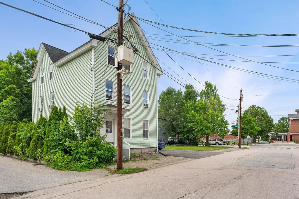 89 4th Street Manchester NH 03102