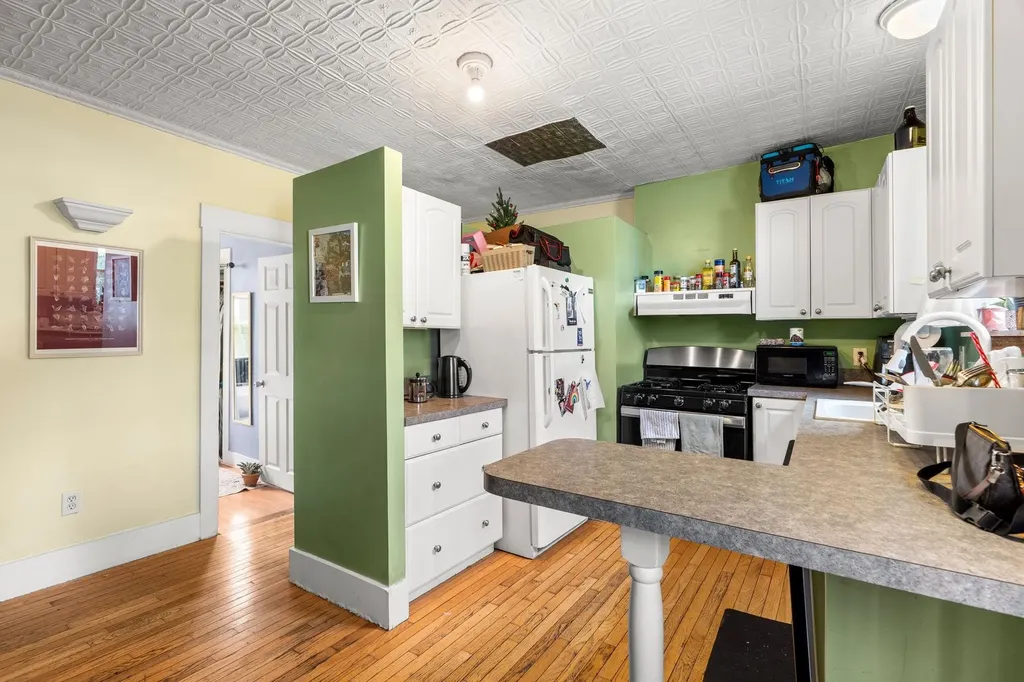 89 4th Street Manchester NH 03102