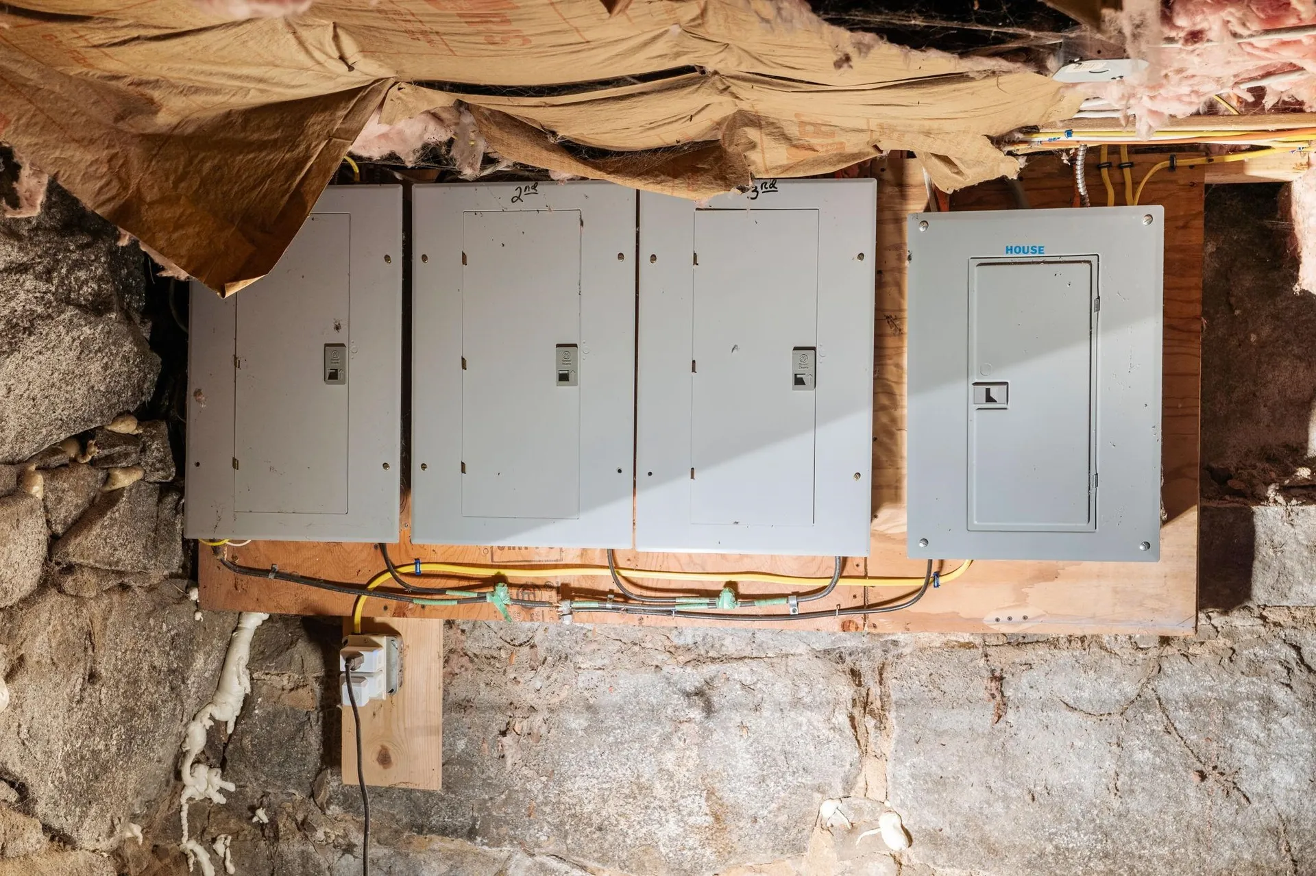 89 4th Street Manchester NH 03102