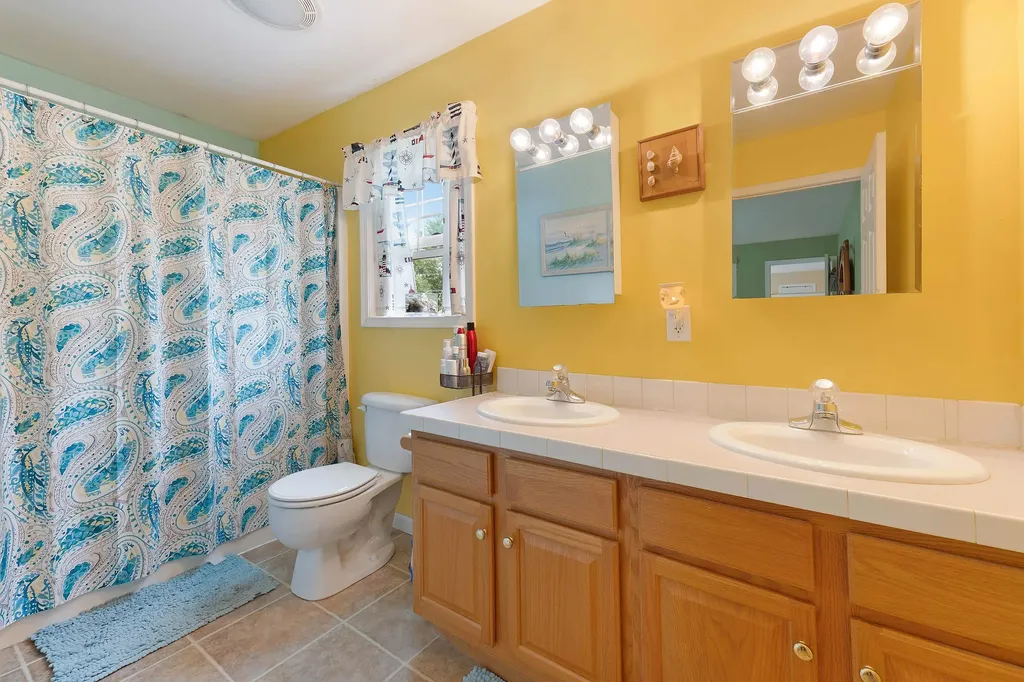 7 Amanda Street Rochester NH 03867