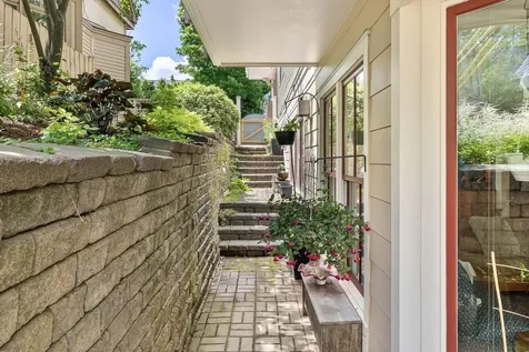 162 South Main Street Stowe VT 05672