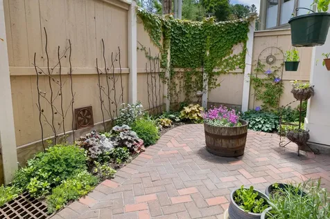 162 South Main Street Stowe VT 05672