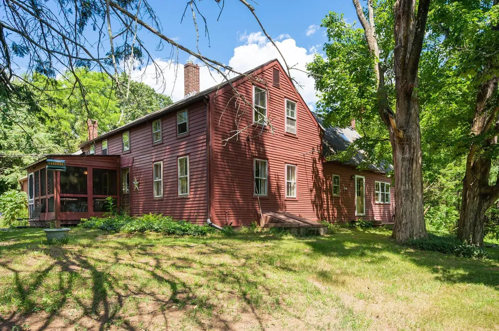 41 Church Street Kingston NH 03848