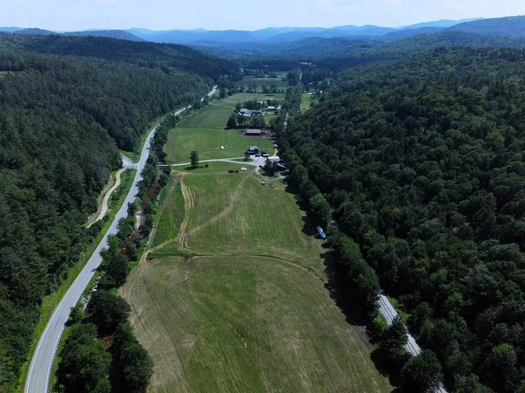31 Palmer Road Chester VT 05143