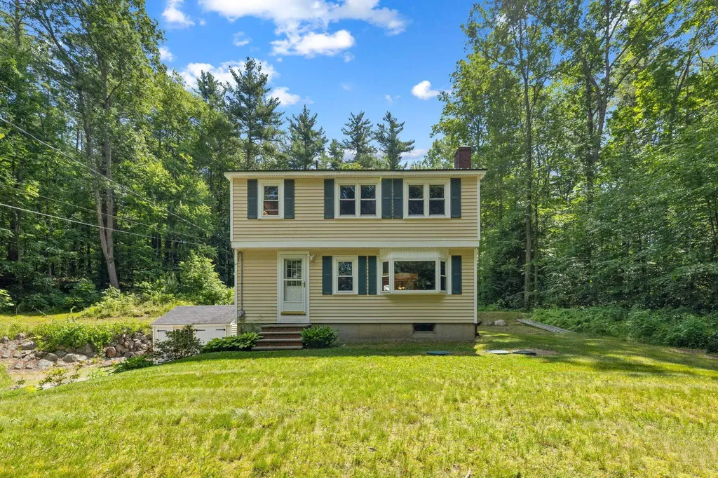 85 Haverhill Road East Kingston NH 03827