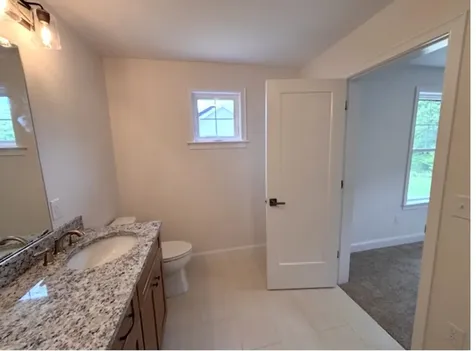 24 Edgewater Way Brentwood NH 03833