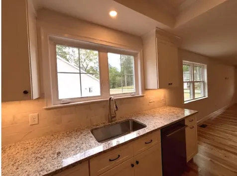 24 Edgewater Way Brentwood NH 03833