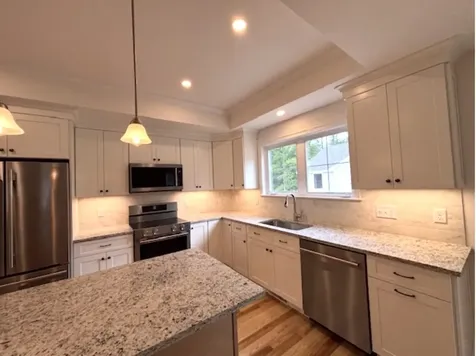 24 Edgewater Way Brentwood NH 03833